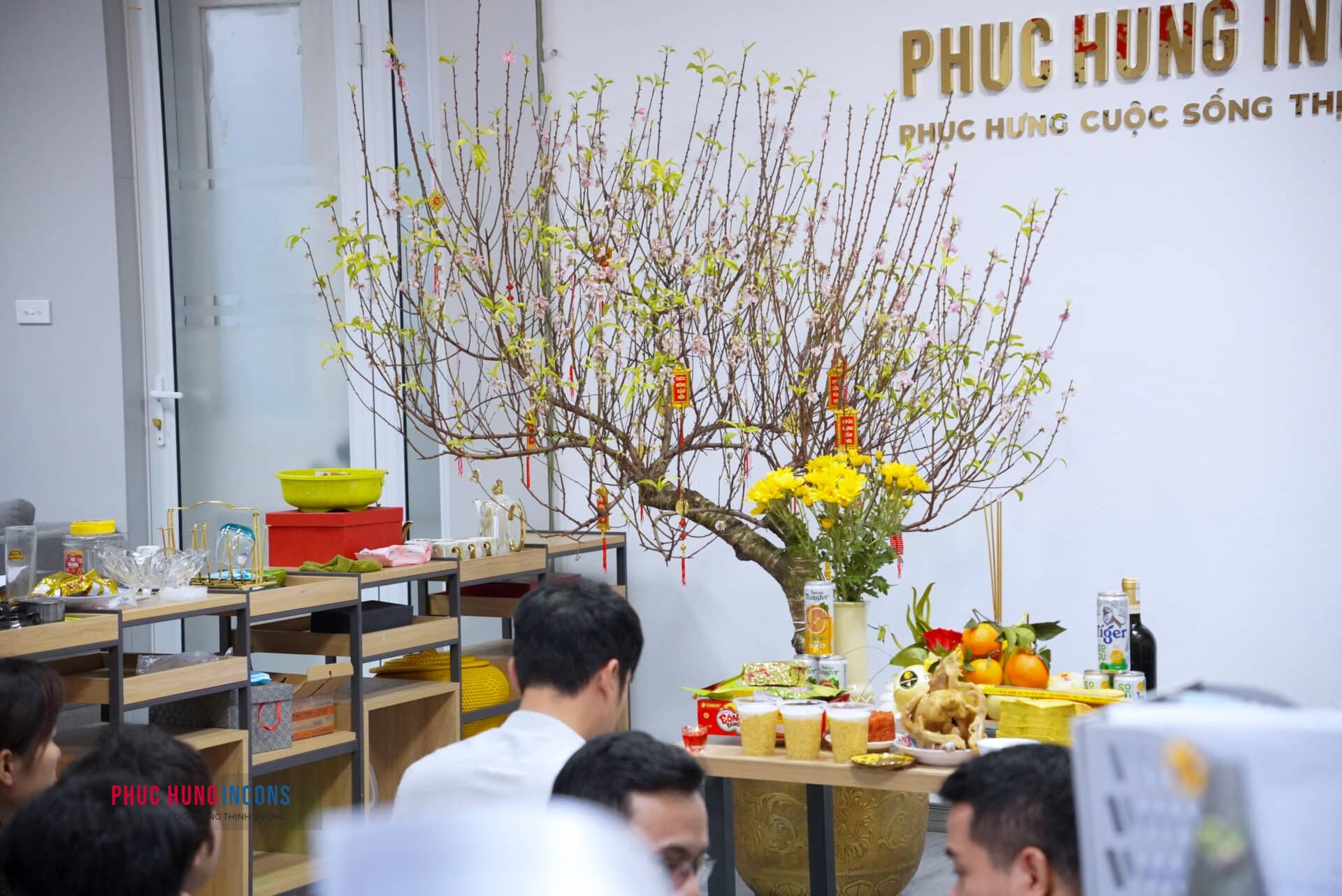 Phục Hưng Incons Khai Xuân 2026